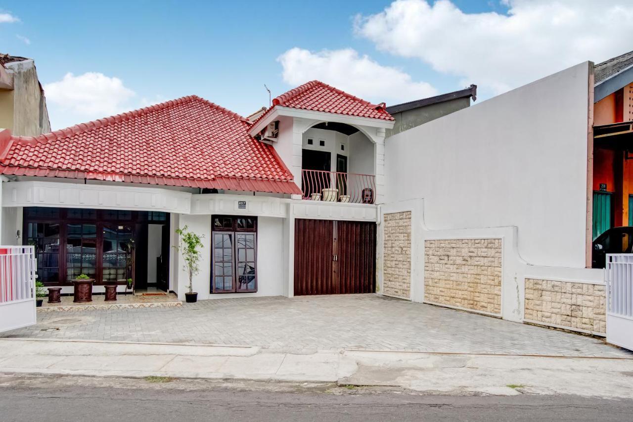 Oyo 3467 White Residence Yogyakarta Exterior foto
