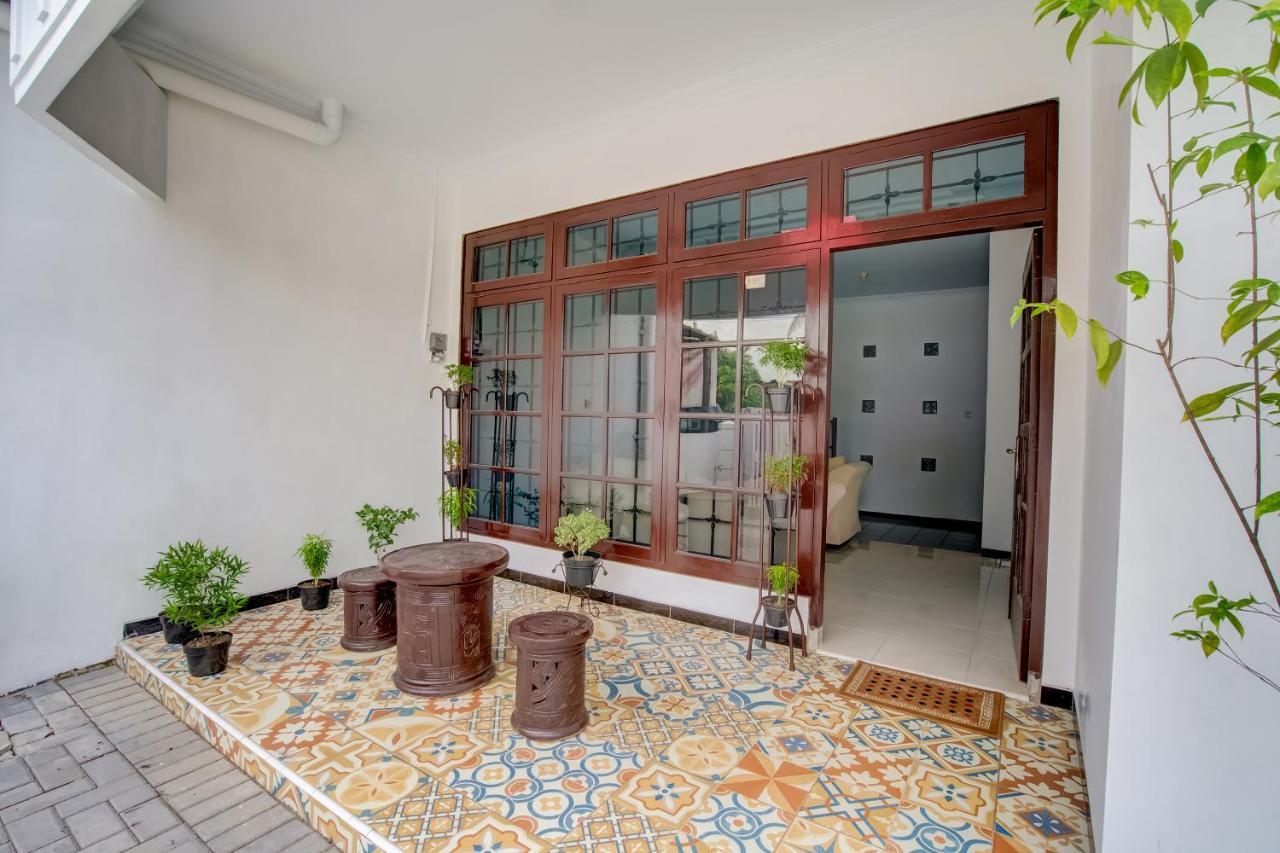 Oyo 3467 White Residence Yogyakarta Exterior foto