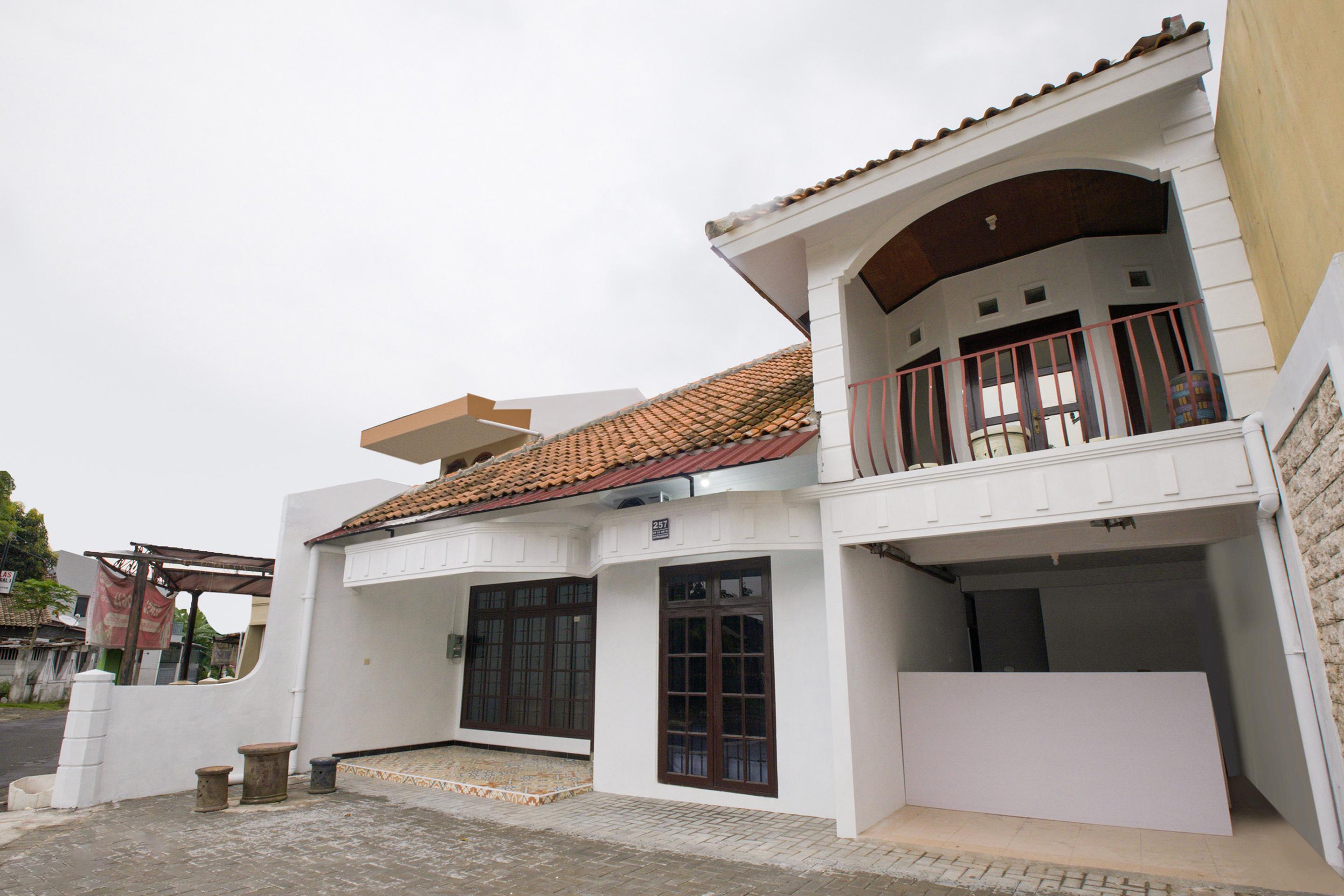 Oyo 3467 White Residence Yogyakarta Exterior foto